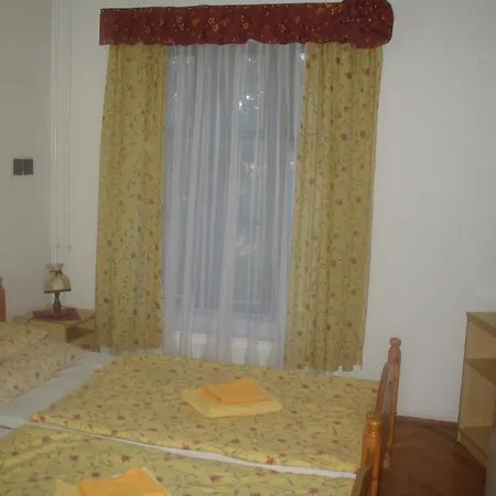 Krisztina Panzio Hotel Balatonalmadi