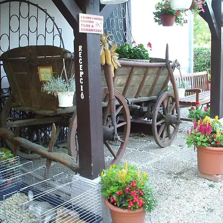 Krisztina Panzio Hotel *