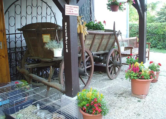 Krisztina Panzio Hotel *